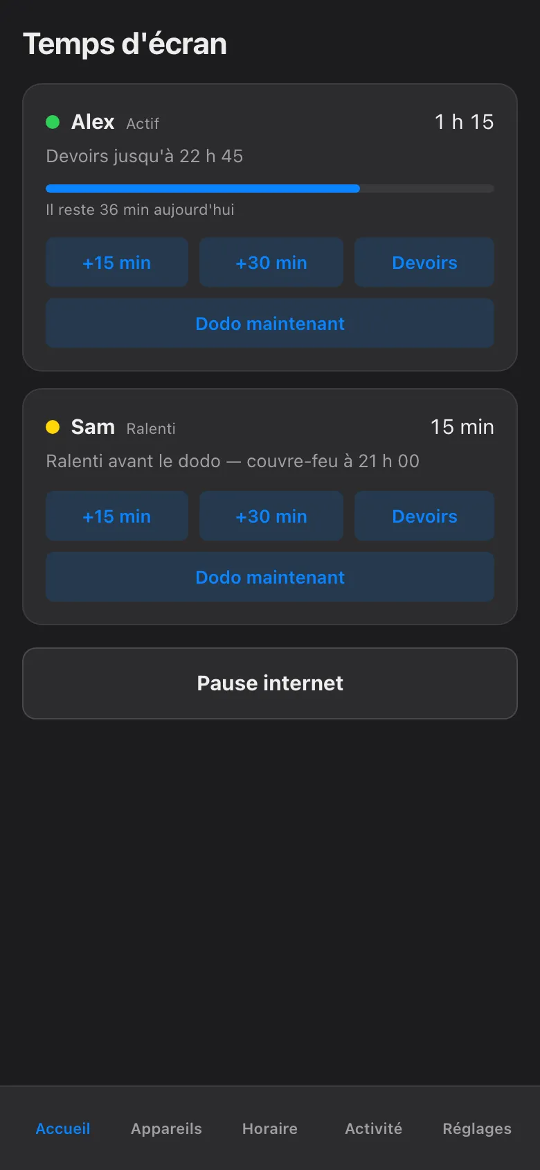 The Home screen in French on a phone: Alex's card reads Devoirs jusqu'à 22 h 45 with a progress bar, beside buttons for more time, Devoirs, and Dodo maintenant