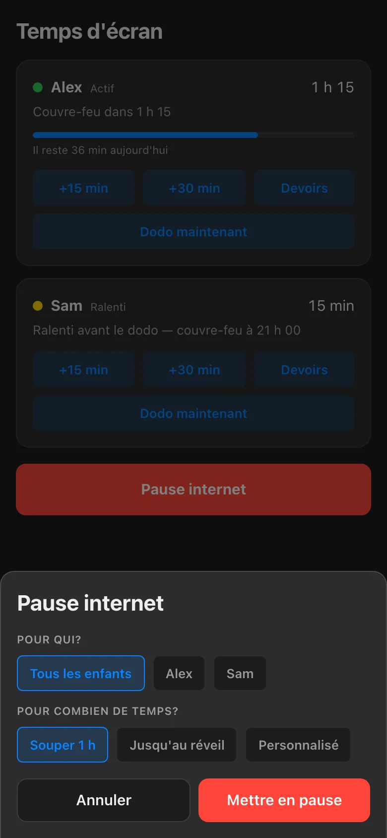 La feuille Pause internet en français su'un téléphone : d'abord qui — tous les enfants, Alex, ou Sam — ensuite combien de temps — l'heure du souper, jusqu'au réveil, ou une durée personnalisée — avec Mettre en pause pour confirmer